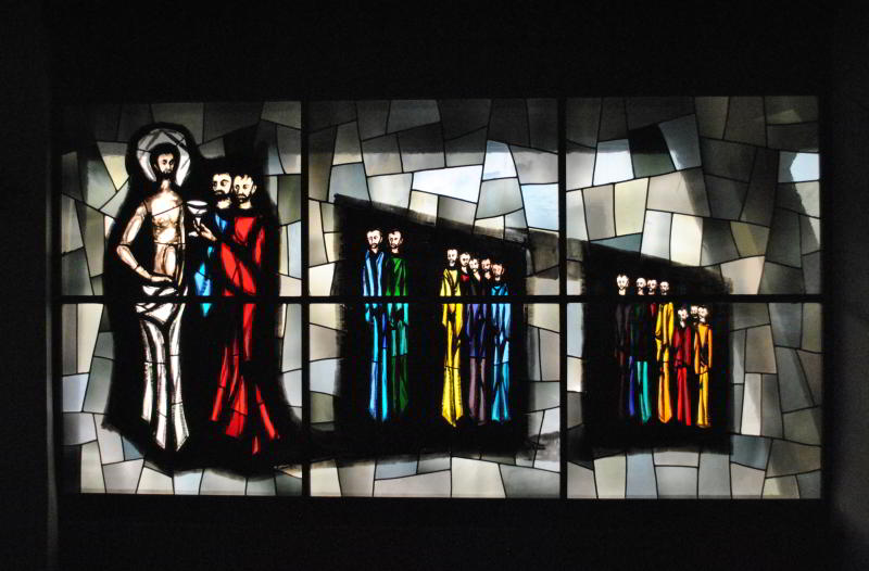 Una delle vetrate di Willy Kaufmann