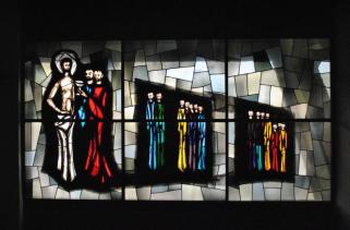 Una delle vetrate di Willy Kaufmann